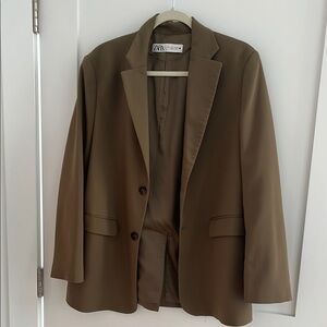 Zara Green Blazer with Notched Lapels and Structured Fit